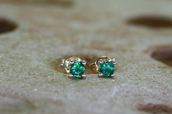  Emerald Studs