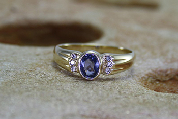 Ceylon Sapphire & Diamond Ring