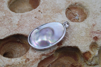 Mabe Pendant