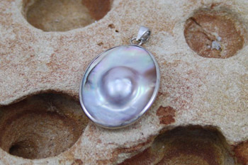 Mabe Pendant