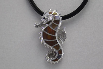 Medium Seahorse Pendant