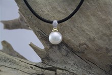 June Birthstone Pearl
